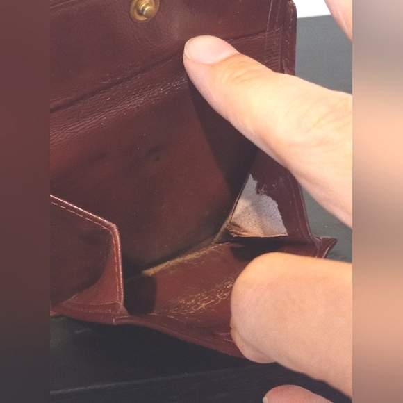 Sold!!!Cartier wallet - Picture 14 of 14